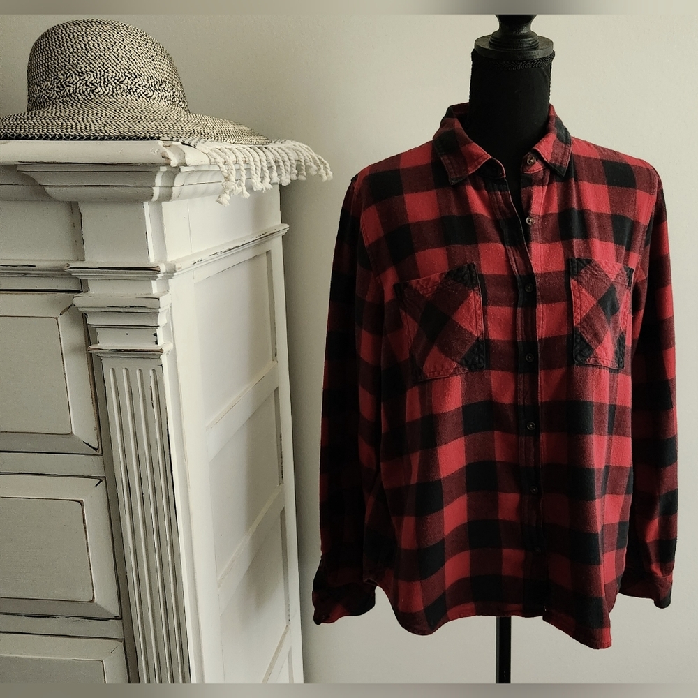 UNIVERSAL THREAD BUFFALO PLAID FLANNEL SHIRT